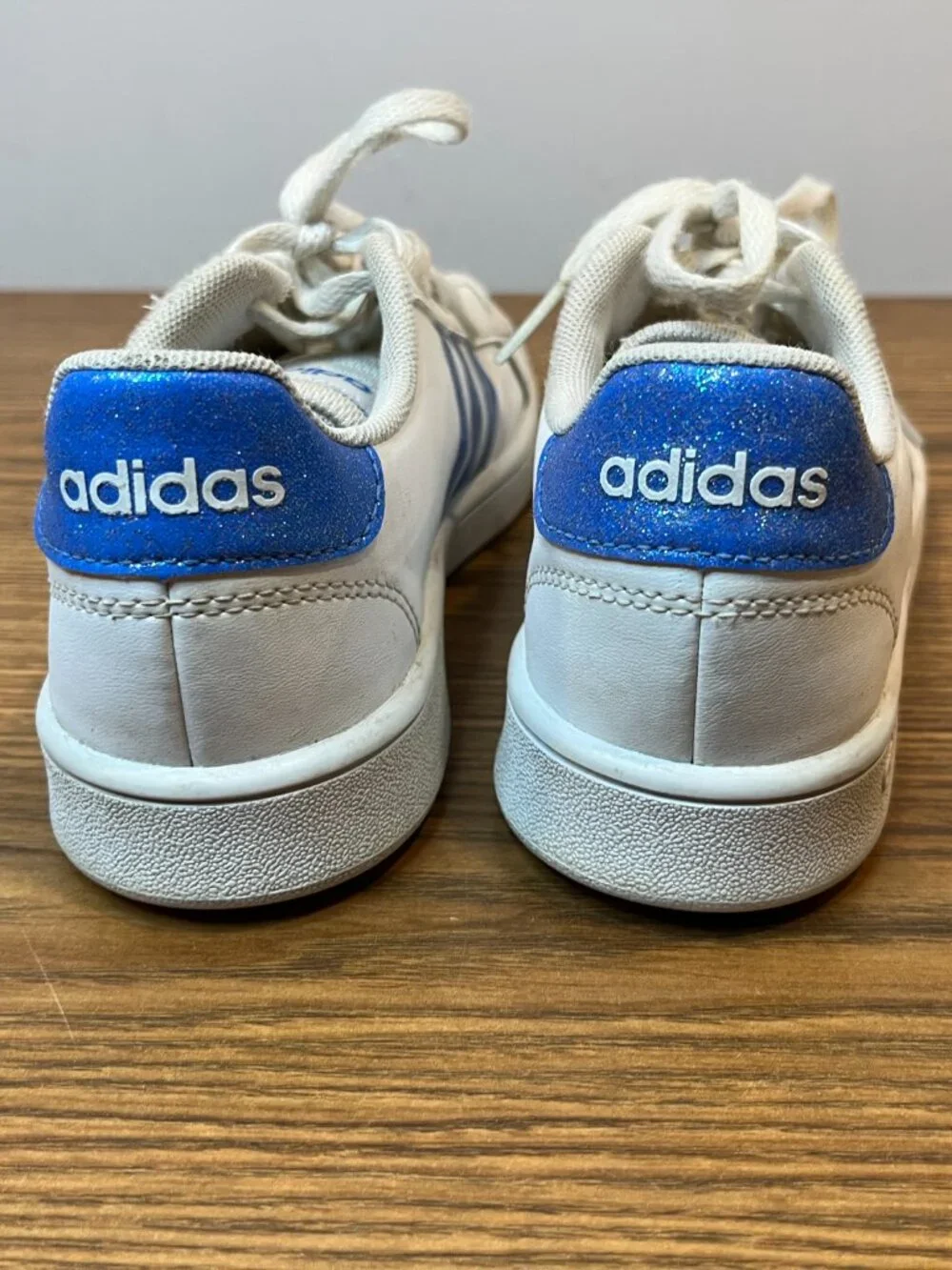 Adidas Girl's Grand Court J 'White Blue Glitter' Sneakers - Youth Size 2.5 - Picture 4 of 6